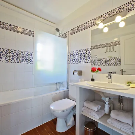 Hotel La Hoirie 3*