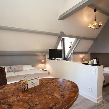 Hotel Restaurant La Hoirie 3*