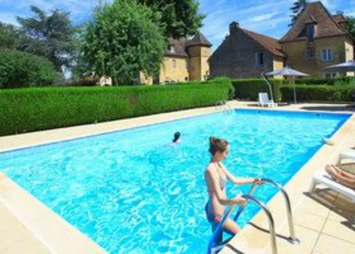 La Hoirie 3* سارلا لا كانيدا